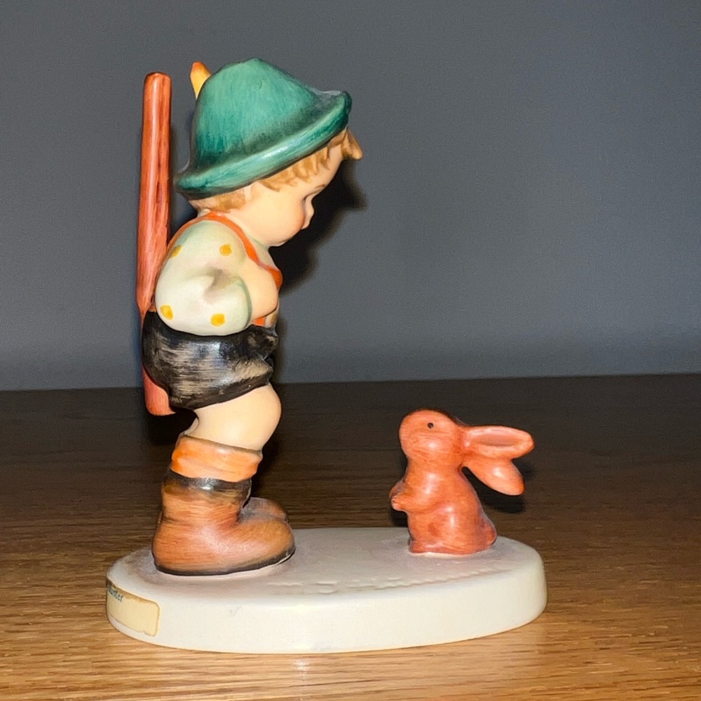 ❤️ HUMMEL - Sensitive Hunter - w Germany ceramic PRICE DROPPED - Picture 1 of 9